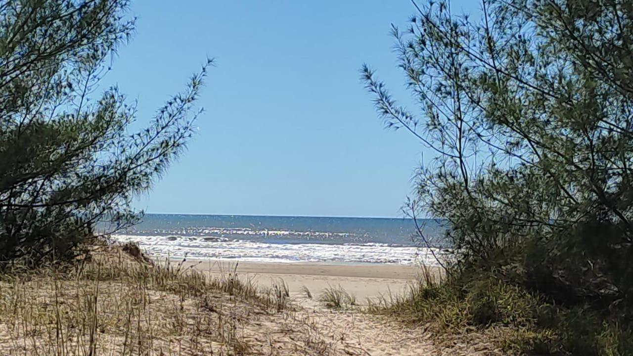A Casa Amarela - Conforto E Tranquilidade Proximo Ao Mar Balneario Gaivota Экстерьер фото